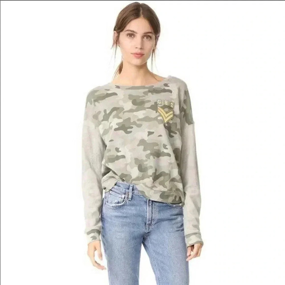 Rails Tops - Rails Kelli Camo Print Sweater Top Size Medium
